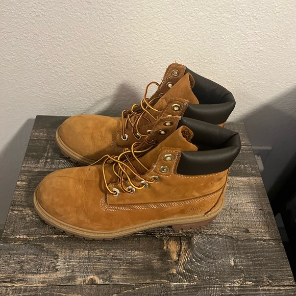 Timberlands - Picture 2 of 9